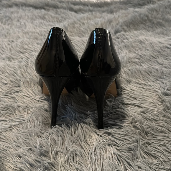 Black Aldo leather platform heels - Picture 2 of 5